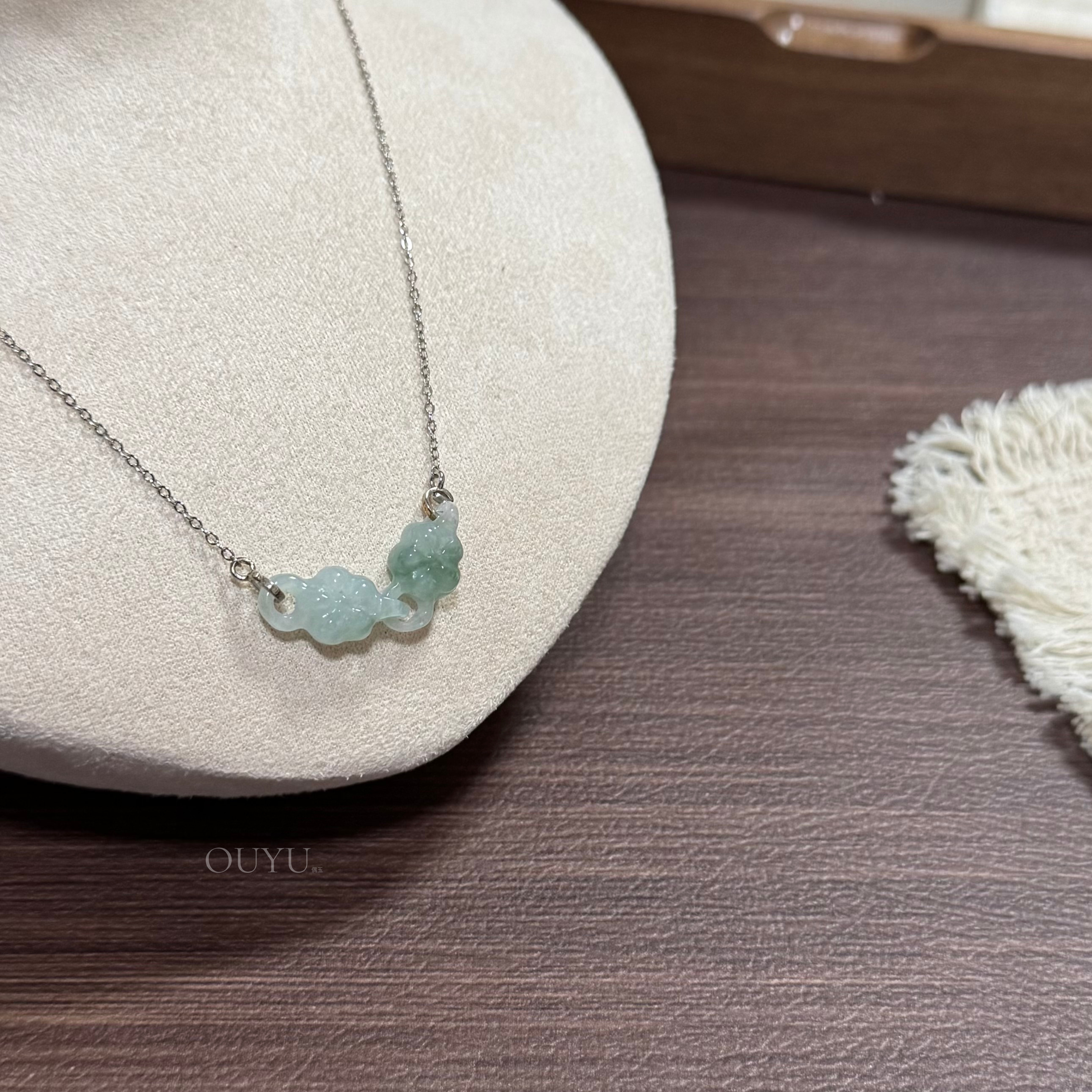 Interlocking Flower Necklace