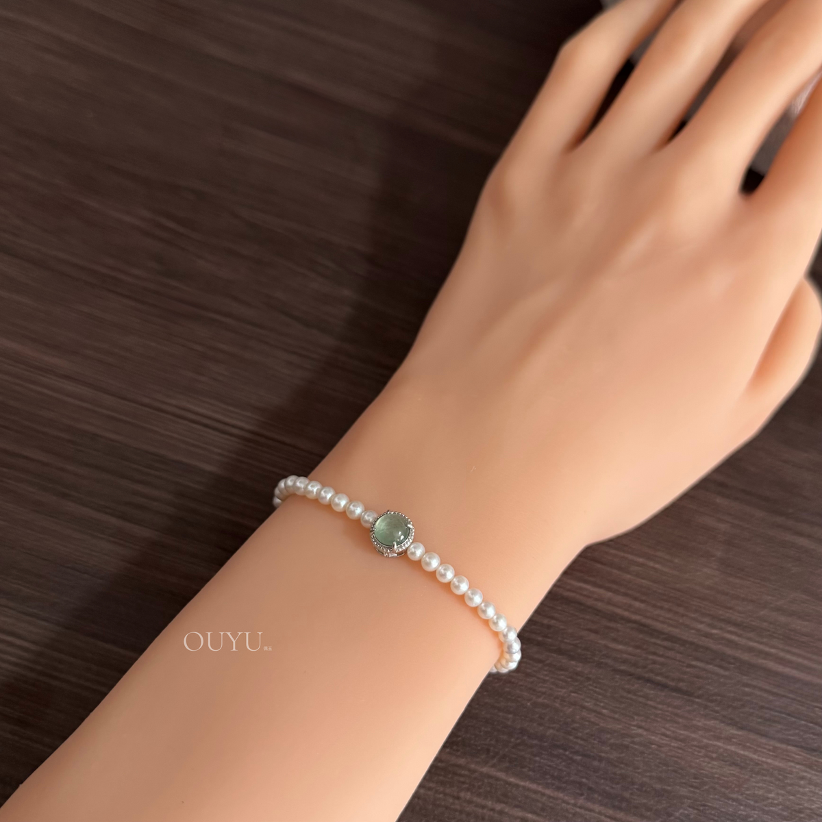 Icy Charm X Freshwater Pearls · Bracelet