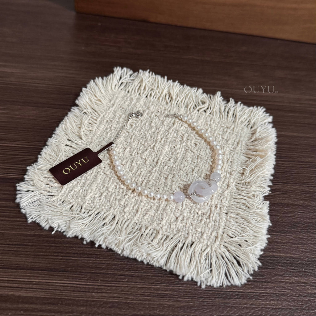 Interlocking Pendant Bracelet
