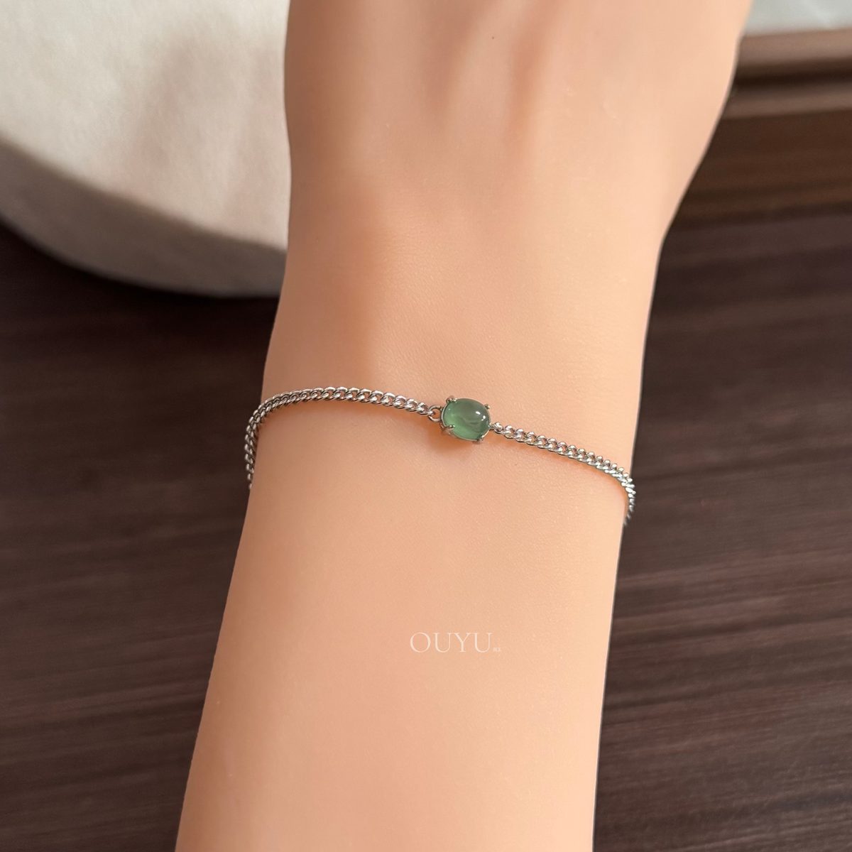 Dainty Green Cabochon · Bracelet