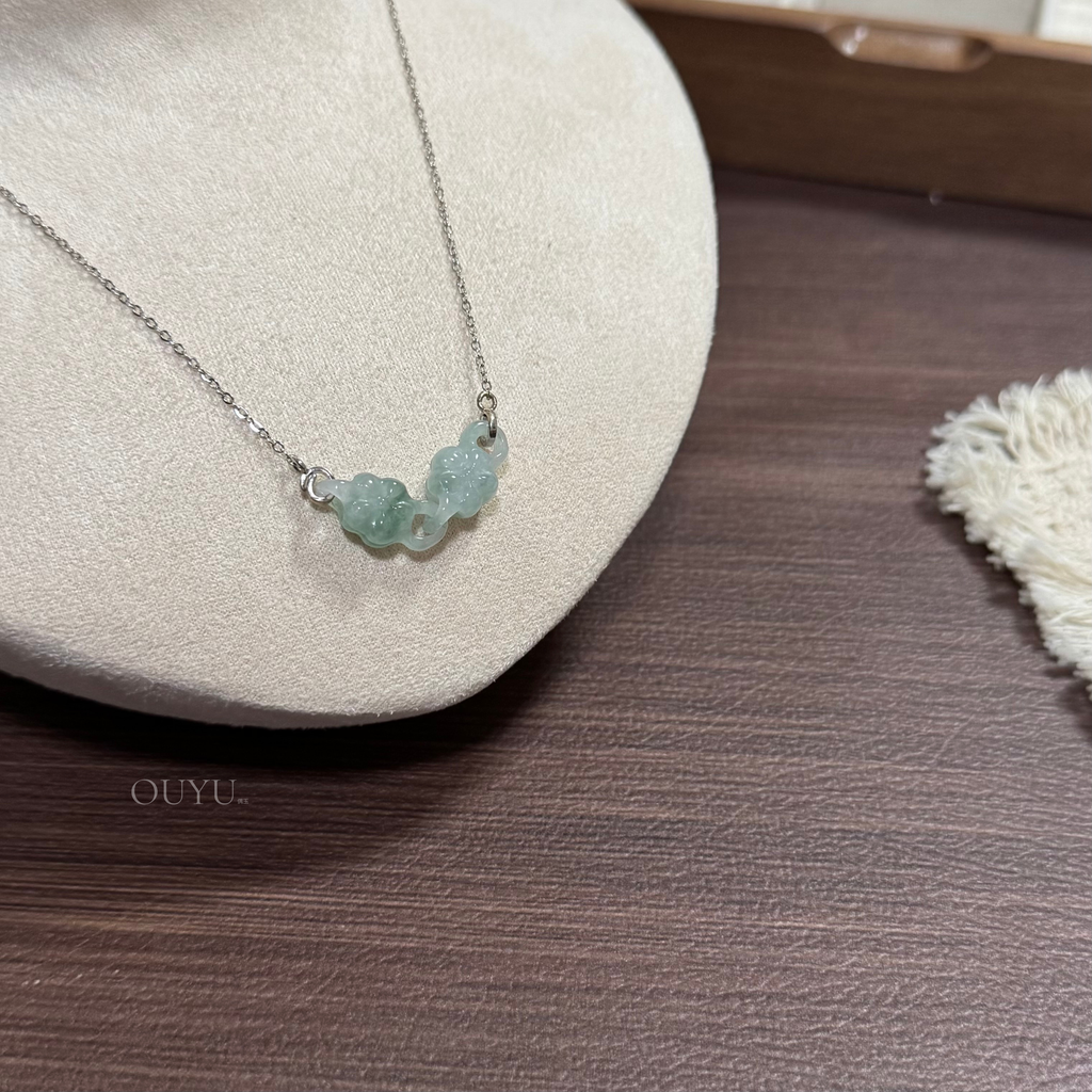Interlocking Flower Necklace
