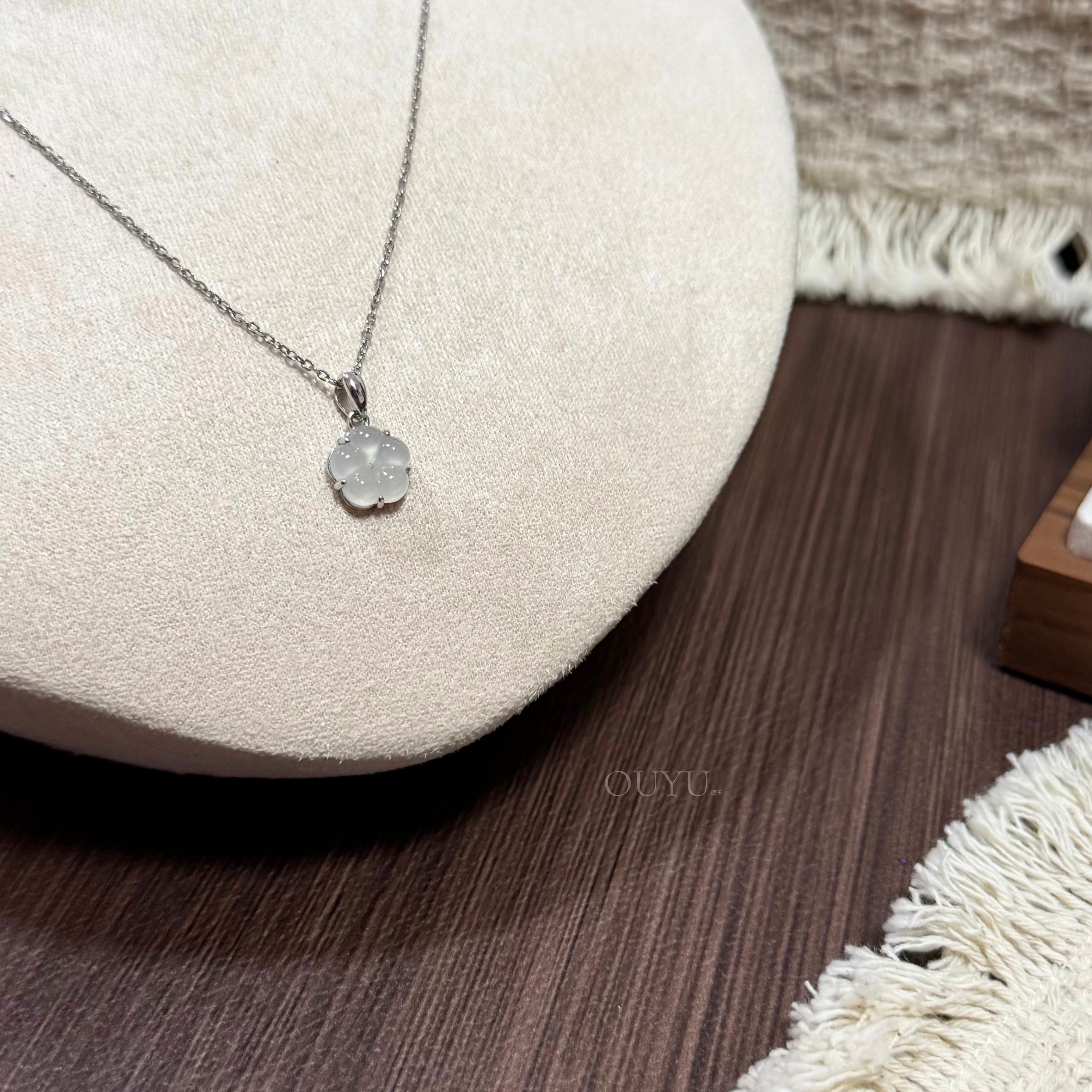 Petite Flower Necklace