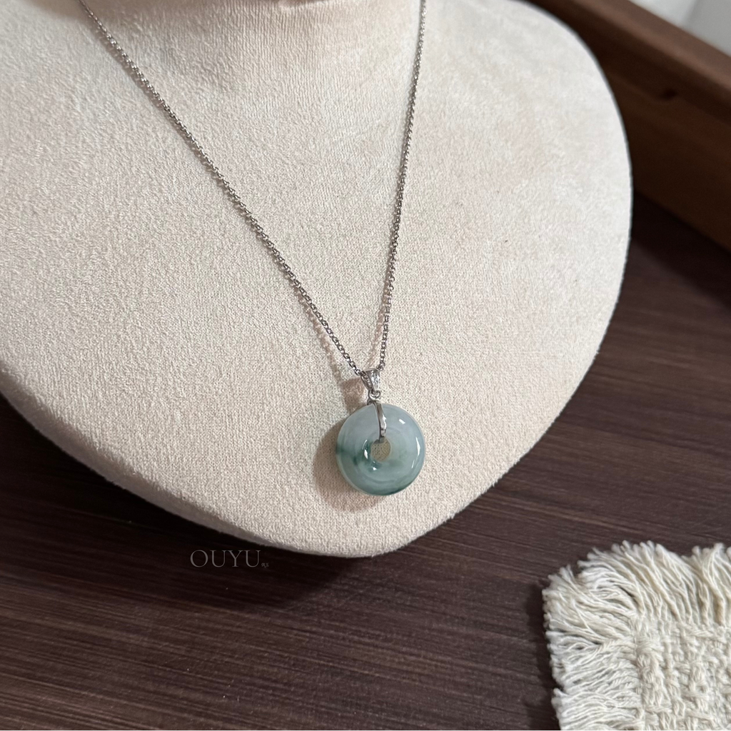 Floating Flowers Donut Necklace