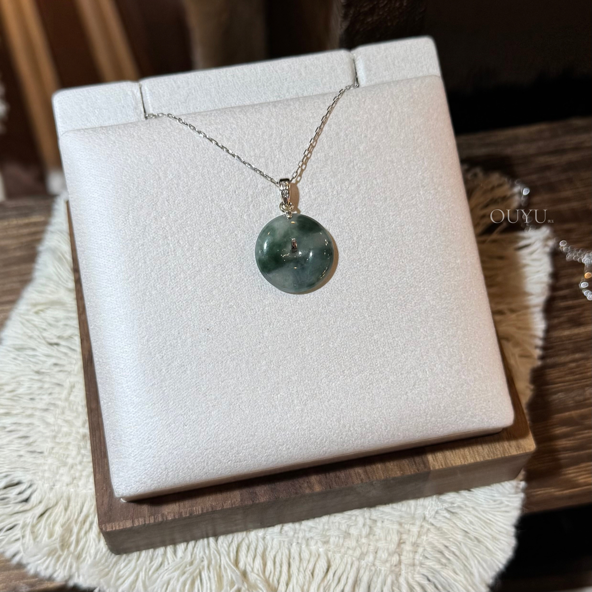 Moss Green Necklace · 平安扣