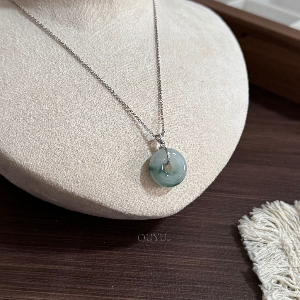 Floating Flowers Donut Necklace