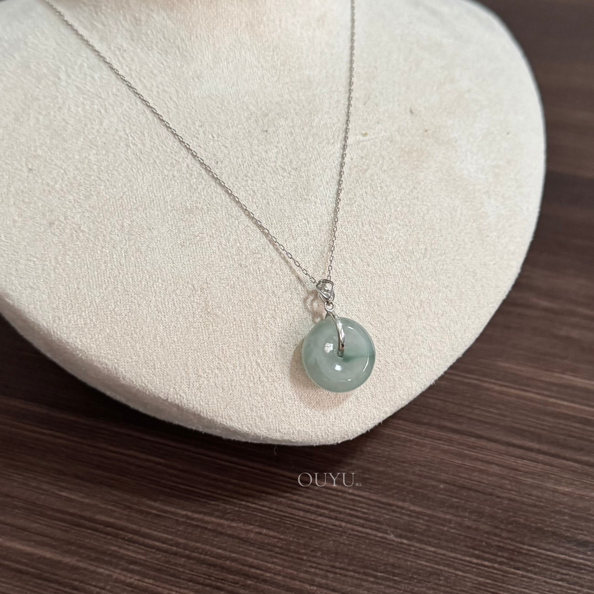 Floating Flowers Buckle Necklace · 平安扣