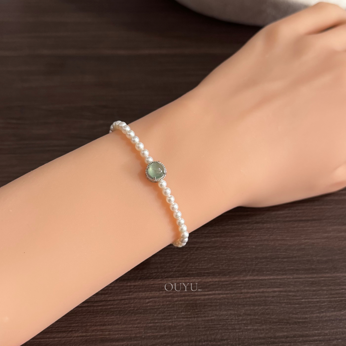 Icy Charm X Freshwater Pearls · Bracelet