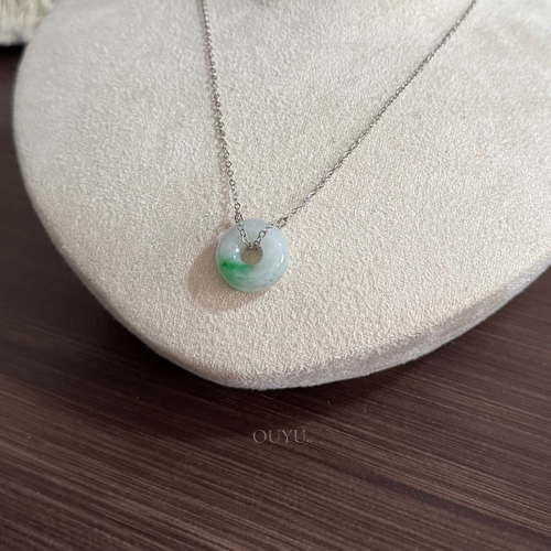 Donut Necklace (Dash of green)