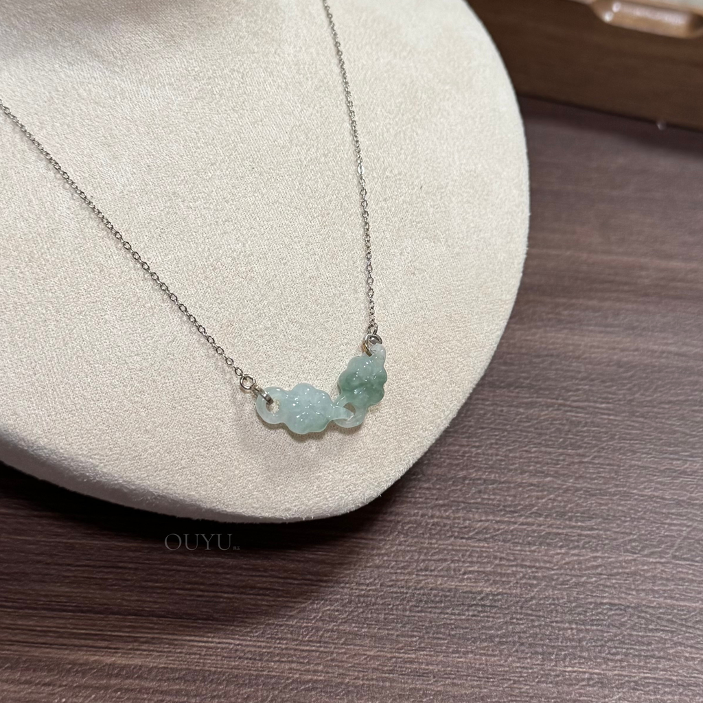Interlocking Flower Necklace