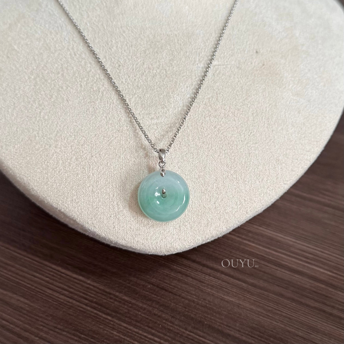 Soft Green Necklace · 平安扣