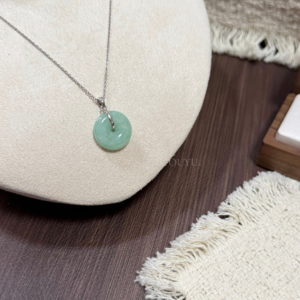 Light Apple Green Necklace