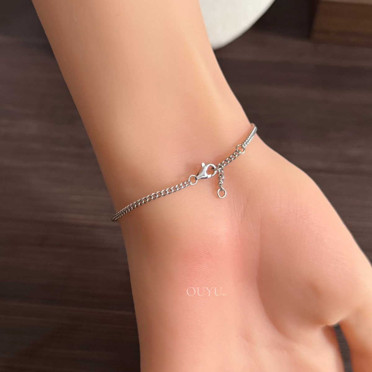 Dainty Green Cabochon · Bracelet