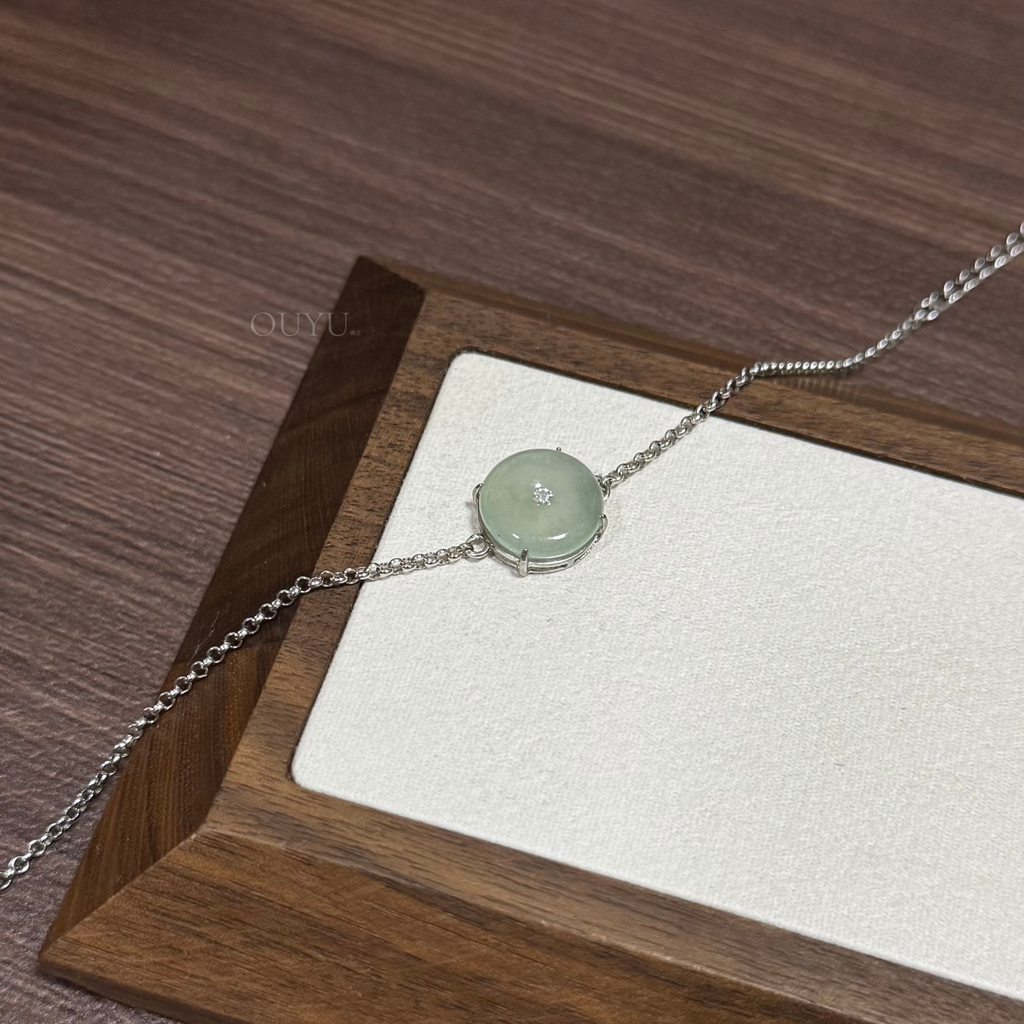 Buckle Jadeite Bracelet