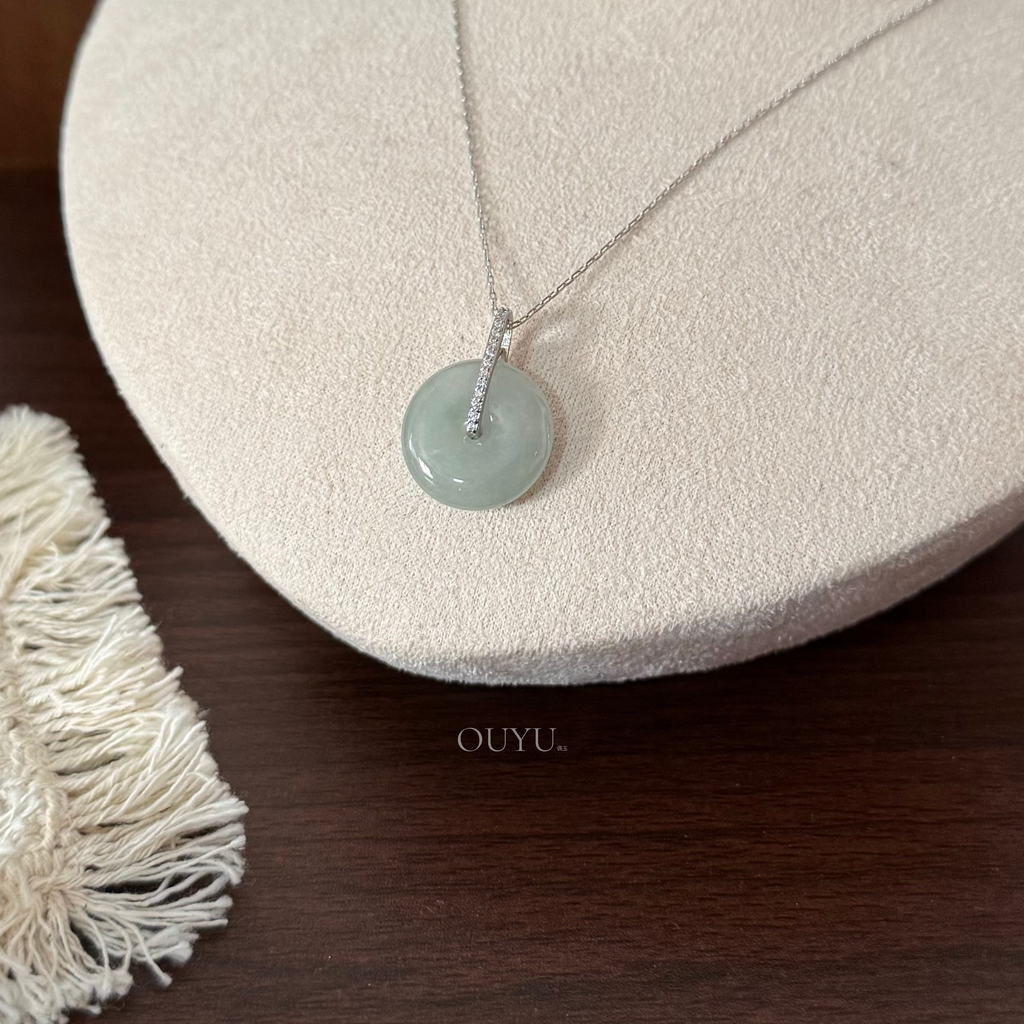 Soft Buckle Necklace · 平安扣