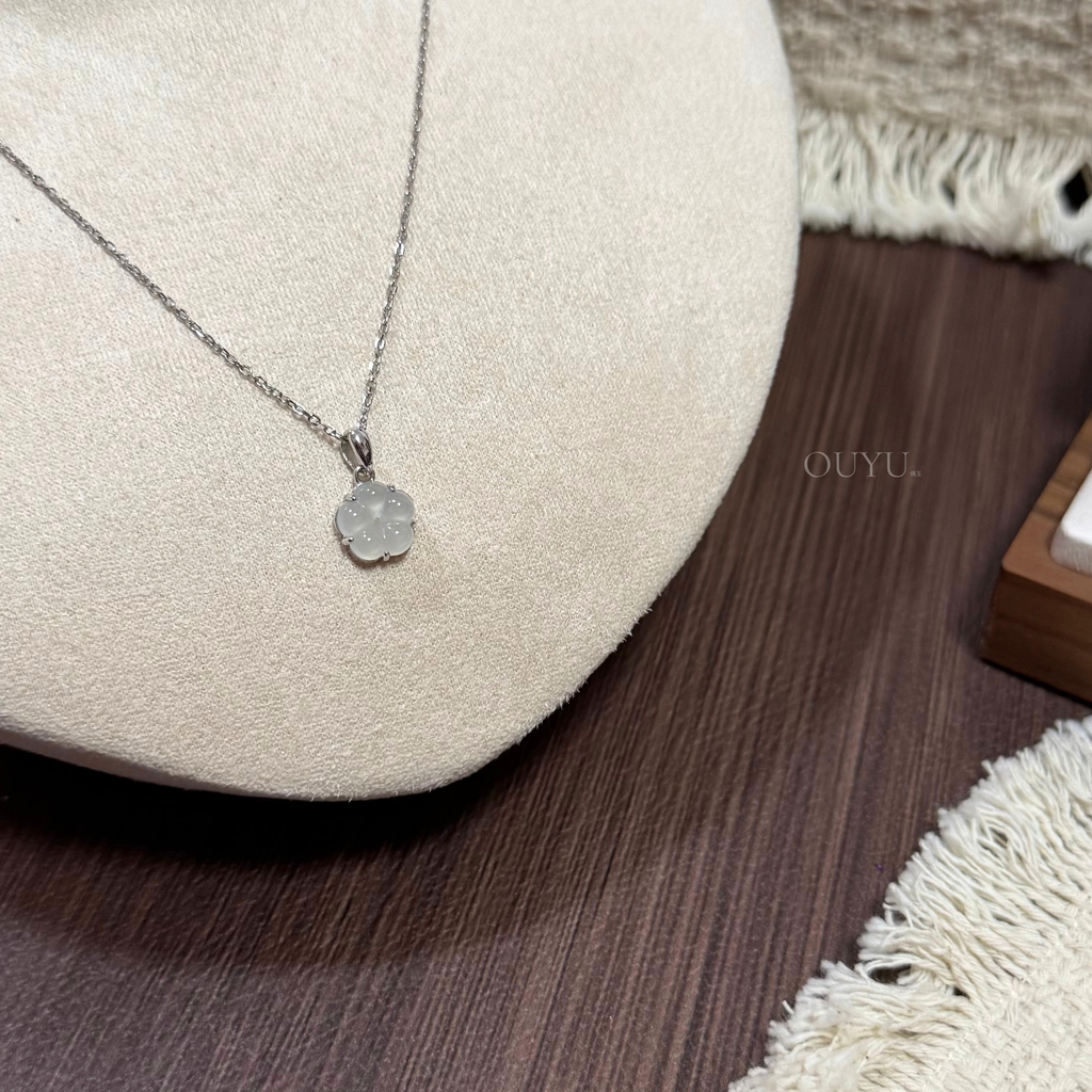 Petite Flower Necklace
