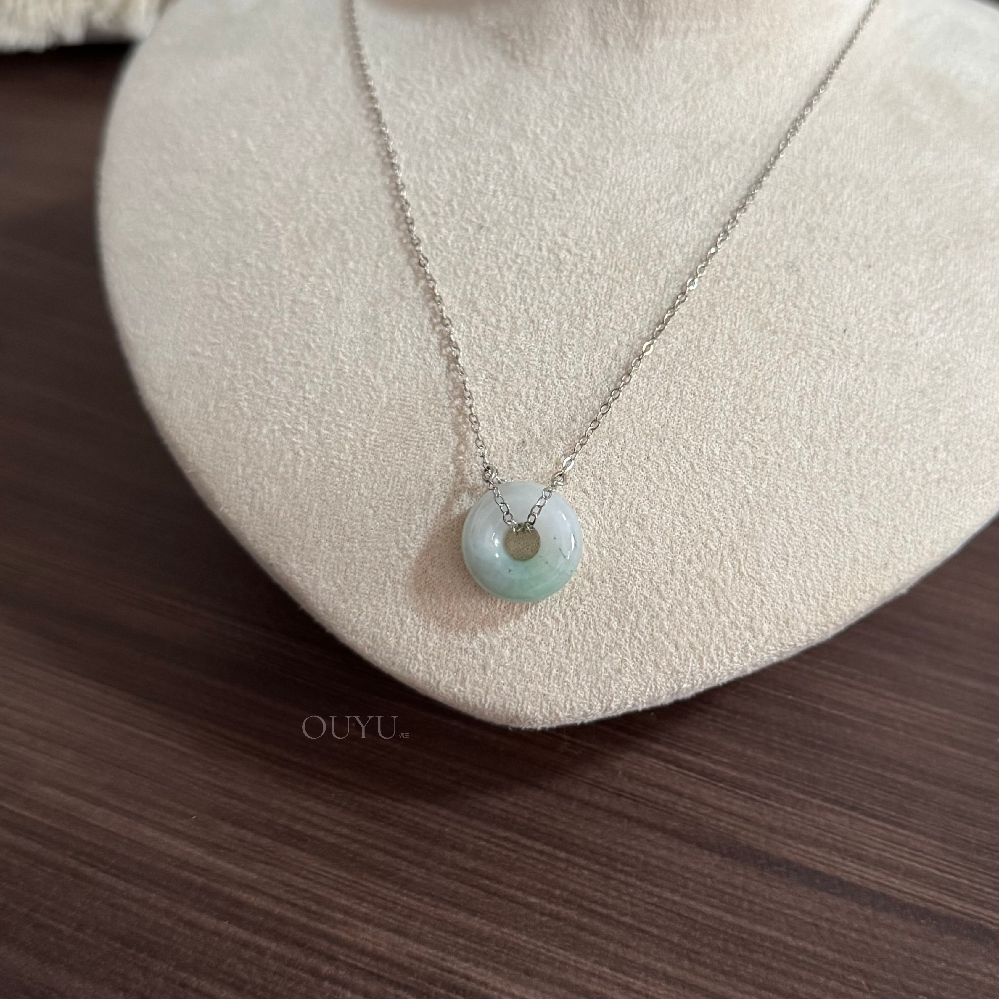 Donut Necklace (Dash of green)