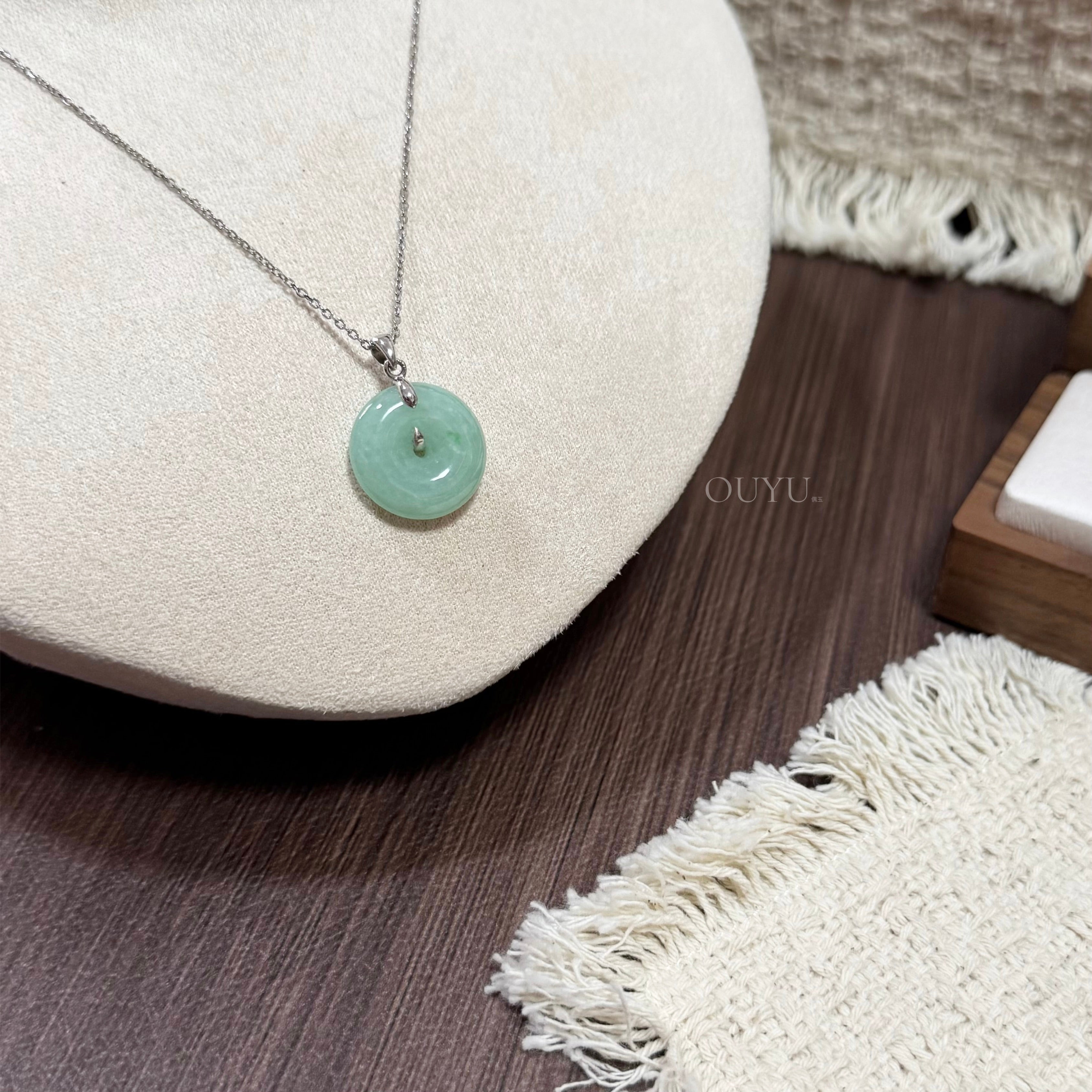 Light Apple Green Necklace